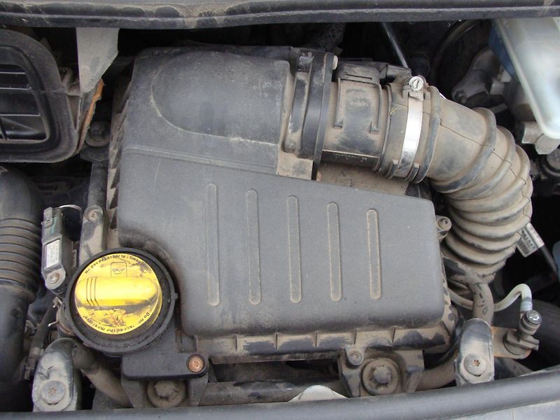 Renault Trafic 2.0 DCi L2H1, 66 kW, tažné - fotka 19 z 22