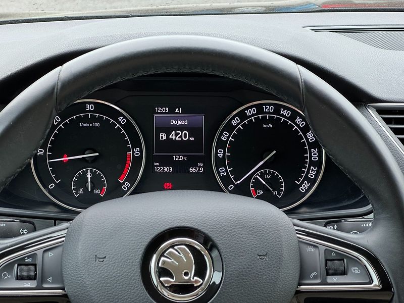 Škoda Superb (2016) Style Plus 2.0 TDI 110kW - fotka 18 z 30