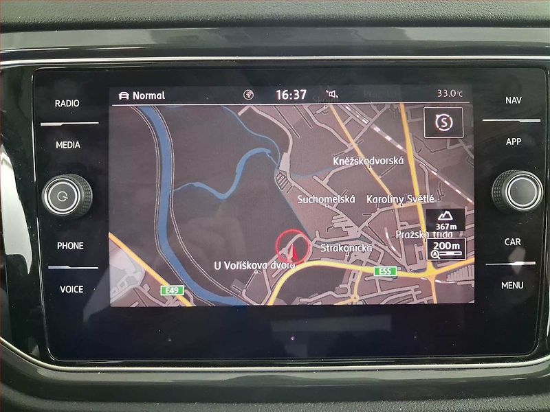 Volkswagen T-Roc (2018) 2.0 TDI 4Motion - fotka 13 z 20