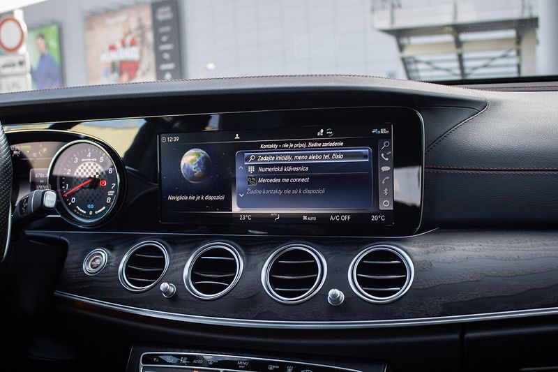 Mercedes-Benz Třídy E (2019) Mercedes-AMG 53 4MATIC+ A/T - fotka 39 z 50