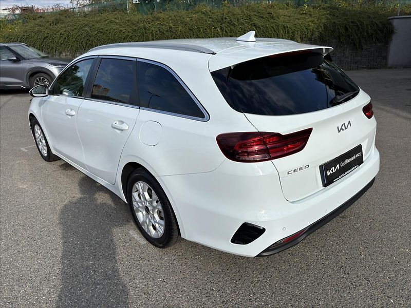 Kia Ceed 1,5 TGDi TOP ZÁRUKA CARPLAY - fotka 3 z 39