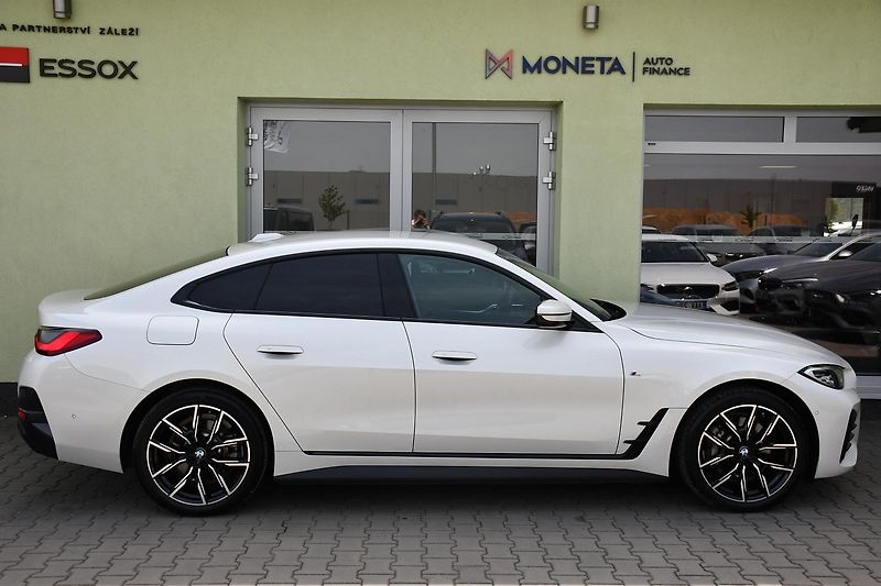 BMW i4 eDrive40 M-SPORT H/K 1M - fotka 12 z 42