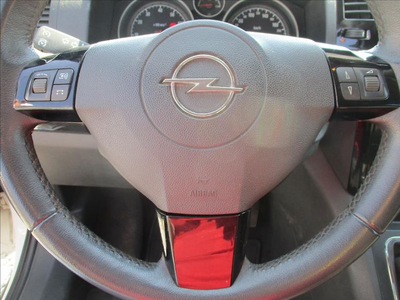 Opel Zafira 2,2 i, klima,serv.kn,7míst, - fotka 20 z 32