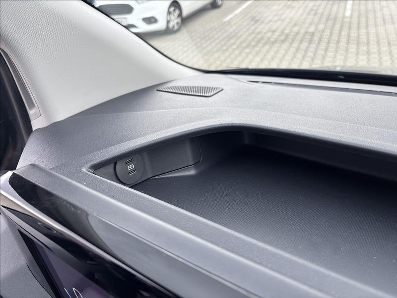 Ford Tourneo Custom 2,0 125kW Titanium X AWD L2 - fotka 46 z 48