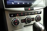 Volkswagen Passat (2012) 2.0 TDI, Automat, Xenony - náhled 12