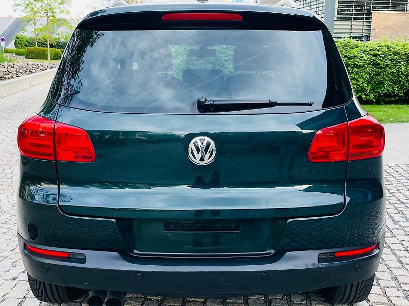 Volkswagen Tiguan 2.0TDI MANUÁL SENZORY 1MAJITEL - fotka 14 z 49