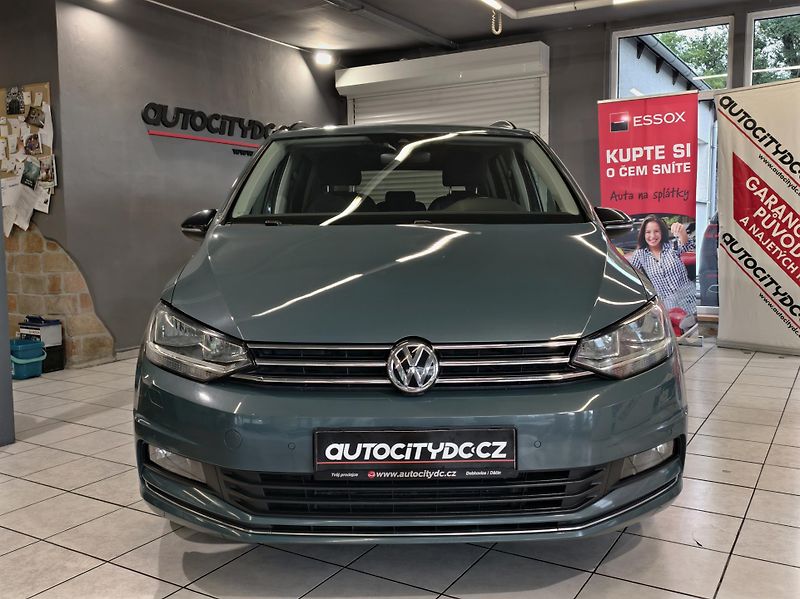 Volkswagen Touran 1.6 TDi DSG, 7 MÍST, IQ.DRIVE - fotka 2 z 24