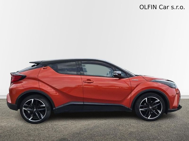 Toyota C-HR GR-Sport 2.0 Hybrid E-CVT - fotka 6 z 21