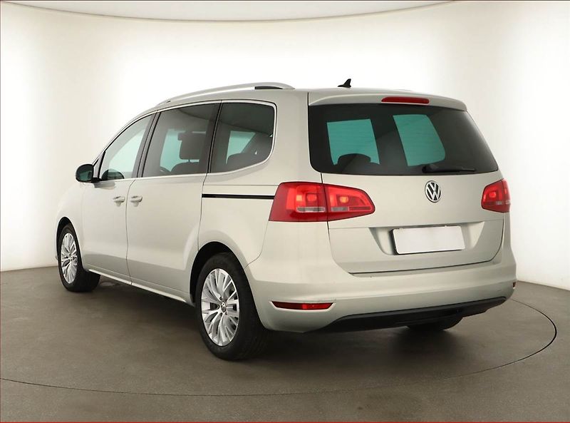 Volkswagen Sharan (2011) 2.0 TSI, Automat, Kůže, Navi - fotka 4 z 21