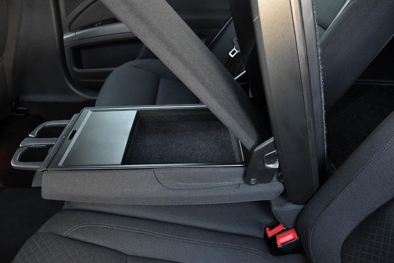 Škoda Superb 2.0 TDi CR,NAVI,VÝHŘEV,XENONY - fotka 33 z 45