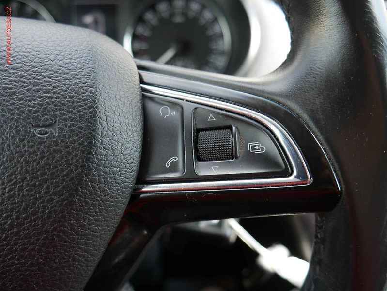 Škoda Octavia (2014) 1.6TDi, AC, tempo, park.asist - fotka 15 z 19