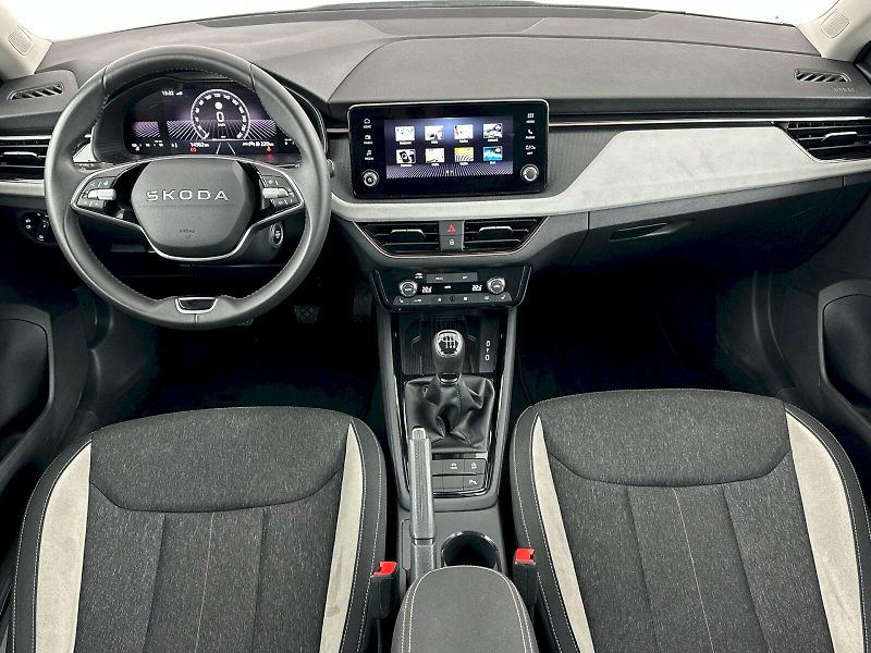 Škoda Scala (2025) 1.0TSI 85kW Top Selection - fotka 5 z 30