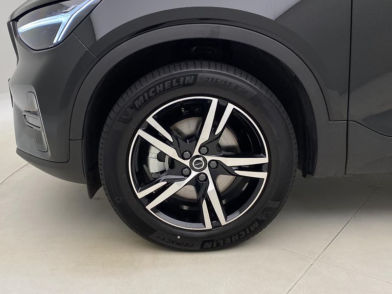 Volvo XC40 (2026) B3 AUT DARK PLUS - fotka 17 z 60