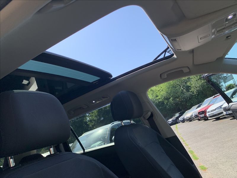 Volkswagen Tiguan 2,0 TDI 4X4 DSG 140KW PANORAMA - fotka 22 z 28