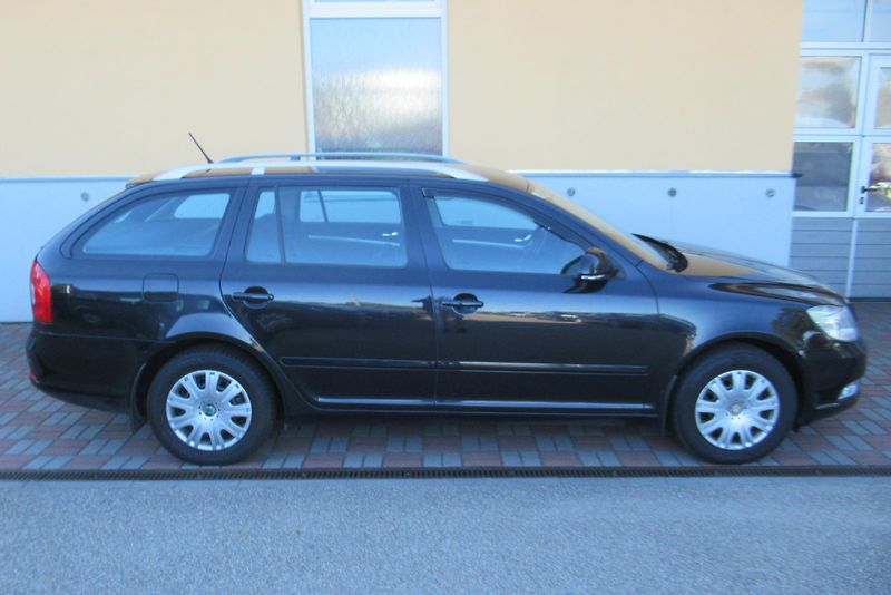 Škoda Octavia 1.6 TDi AUT. KLIMA TAŽNÉ - fotka 3 z 19