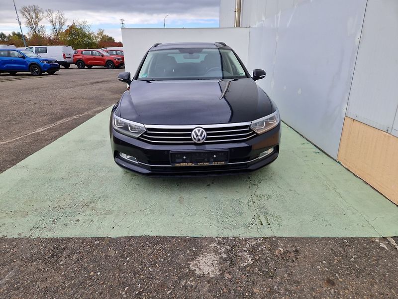 Volkswagen Passat Comfortline 1.4 TSI ACT - fotka 8 z 36