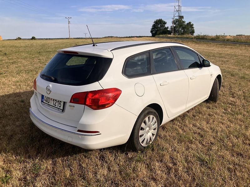 Opel Astra (2014) 1.7 CDTI 2014 servisována DPH - fotka 3 z 29
