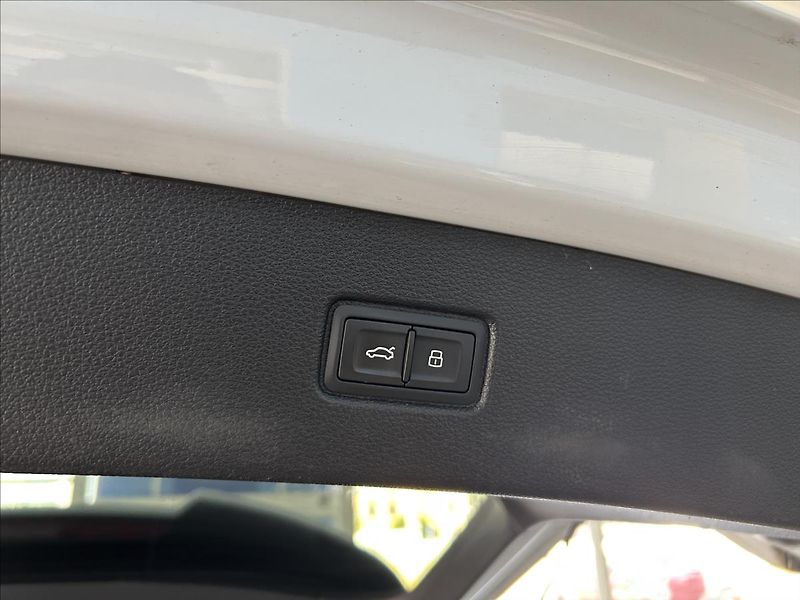 Audi Q7 3,0   50 TDI,QUATTRO,S-LINE - fotka 33 z 37