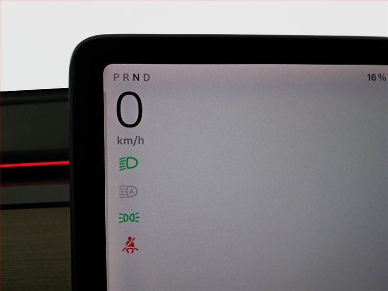 Tesla Model 3 (2019) Performance 78kWh, SoH 86% - fotka 11 z 22