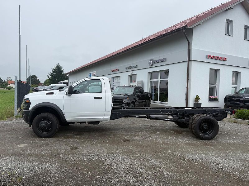 Dodge RAM (2025) 5500 Chassis Regular Cab - fotka 3 z 13