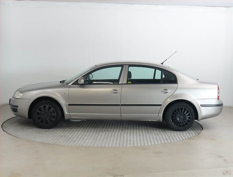Škoda Superb (2008) 1.9 TDI, Tažné, Klima - fotka 3 z 14