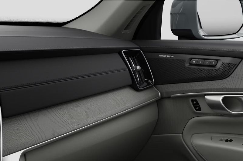 Volvo XC90 (2025) B5 PLUS BRIGHT - fotka 10 z 11