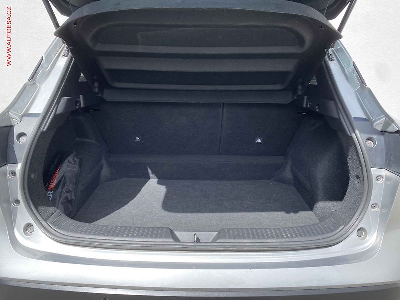 Nissan Qashqai (2021) 1.3 DIG-T, ČR, AT, LED - fotka 7 z 19