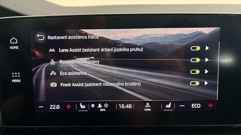 Škoda Octavia 1.4 TSI iV DSG Style Combi - fotka 23 z 27