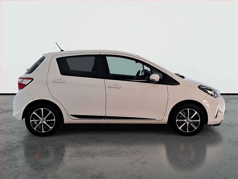 Toyota Yaris (2018) 1.5 Dual VVT-i, Serv.kniha - fotka 6 z 16