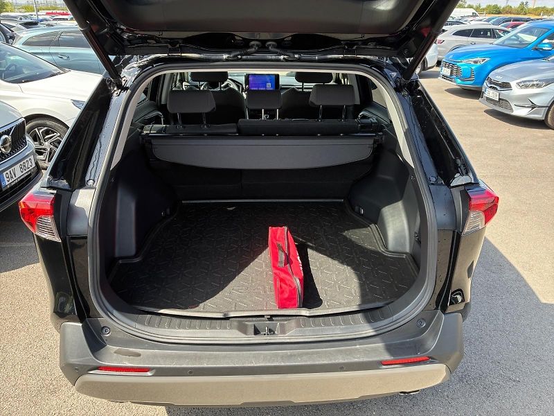 Toyota RAV4 (2023) COMFORT 2.5 HYBRID 131kW 4WD  - fotka 6 z 11