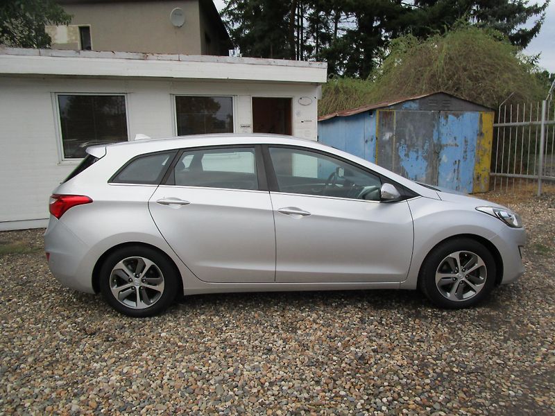 Hyundai i30 1,6-88KW-KOUPEN V ČR-1.MAJITEL - fotka 5 z 13