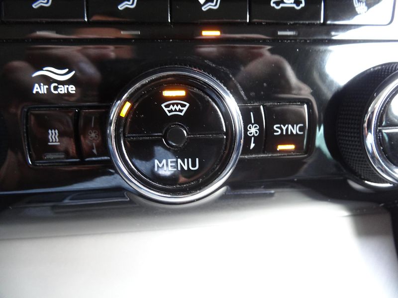 Škoda Superb Kom.2.0TDi L&K Taž.zař.4x4 DSG - fotka 43 z 62