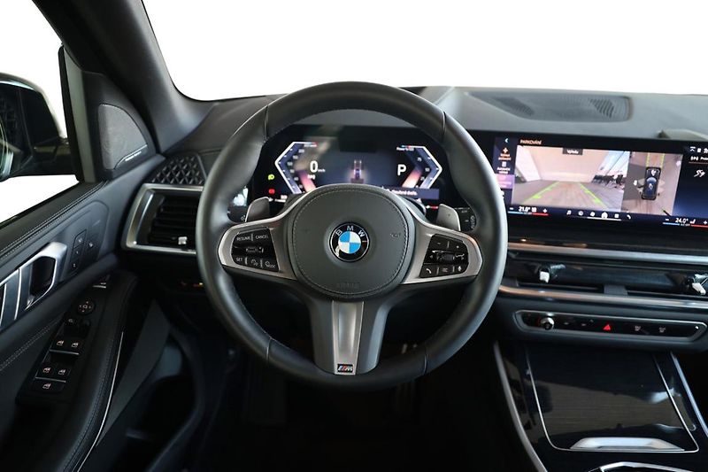 BMW X5 xDrive40i - fotka 32 z 34