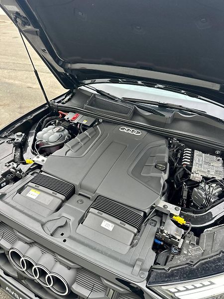 Audi Q7 (2024) S-LINE QUATTRO V ZÁRUCE 360 - fotka 9 z 39