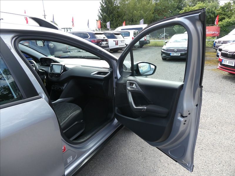 Peugeot 2008 1,2 1.2 81kW NAVI,závěs,servis - fotka 24 z 46