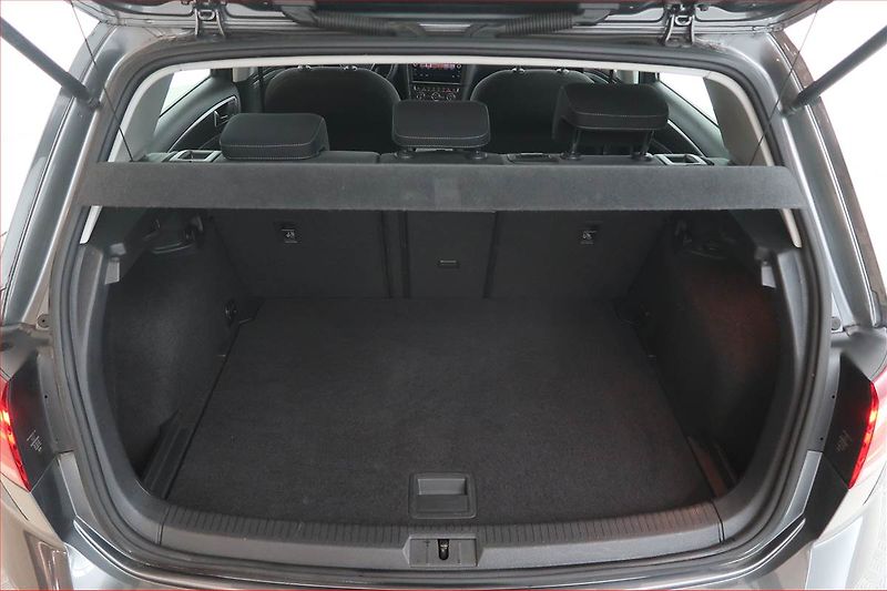 Volkswagen Golf (2017) 1.0 TSI, Serv.kniha, Tempomat - fotka 13 z 18