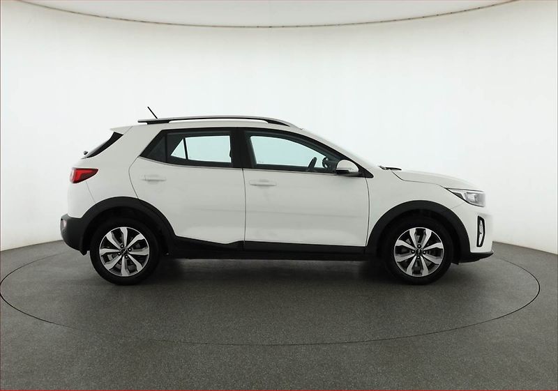 Kia Stonic (2022) 1.2 DPI, ČR,1.maj, Serv.kniha - fotka 6 z 18