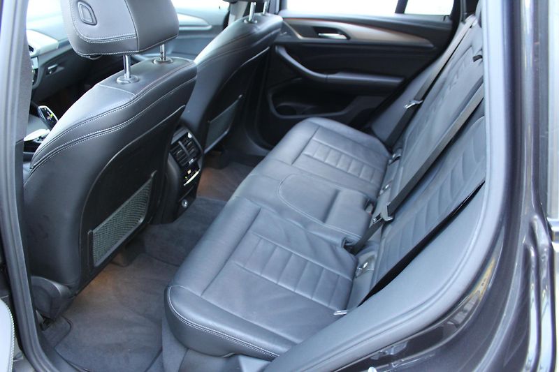 BMW X3 xDrive30d Mpaket CZ DPH - fotka 19 z 25