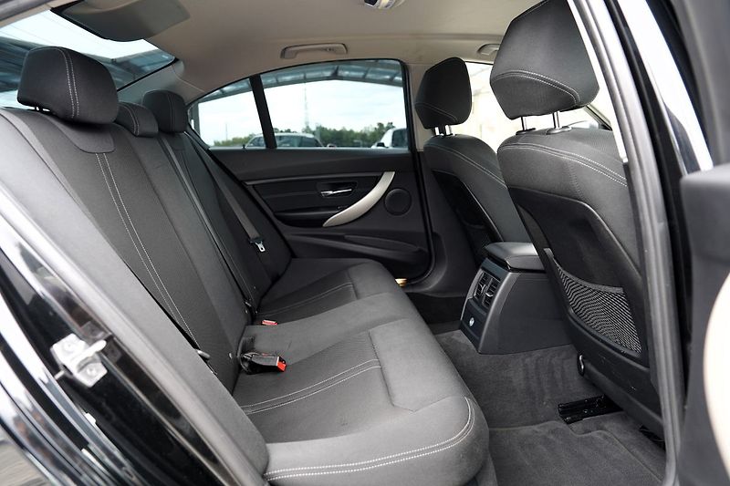 BMW Řada 3 320d automat/EfficientDynamic/ - fotka 28 z 39