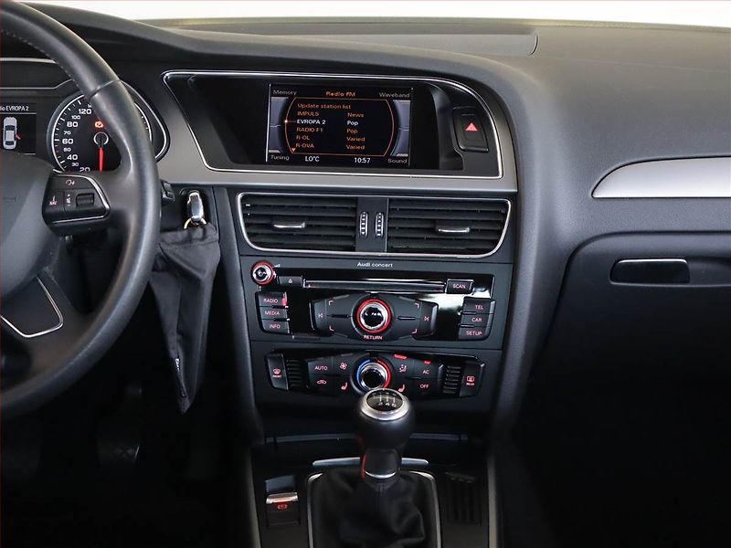 Audi A4 (2013) 1.8 TFSI, ČR,1.maj, Bi-Xenony - fotka 10 z 19