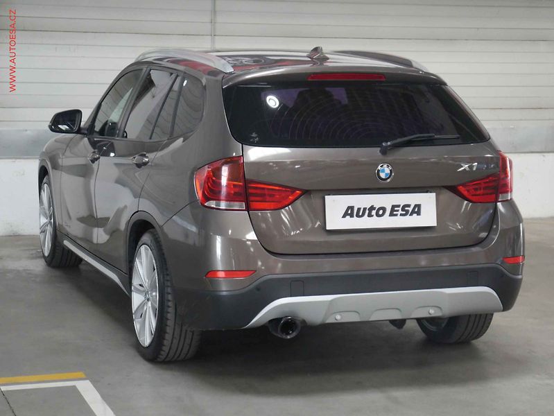 BMW X1 (2012) 2.0 d xD, Navi, xenon, kůže - fotka 4 z 21