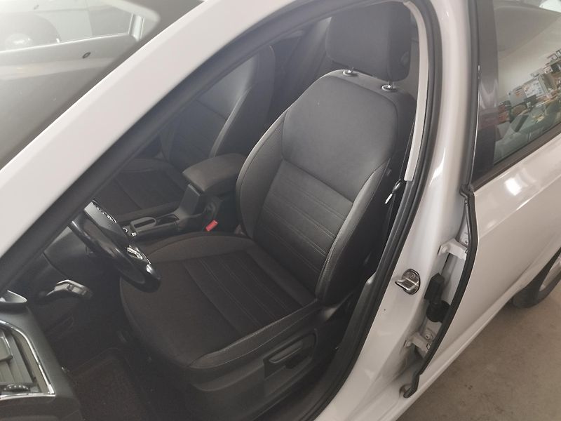 Škoda Octavia (2017) 1,6TDI,85KW,KLIMA,ALU - fotka 15 z 25