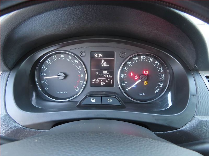 Škoda Rapid (2014) Spaceback 1.6 TDI - fotka 11 z 15