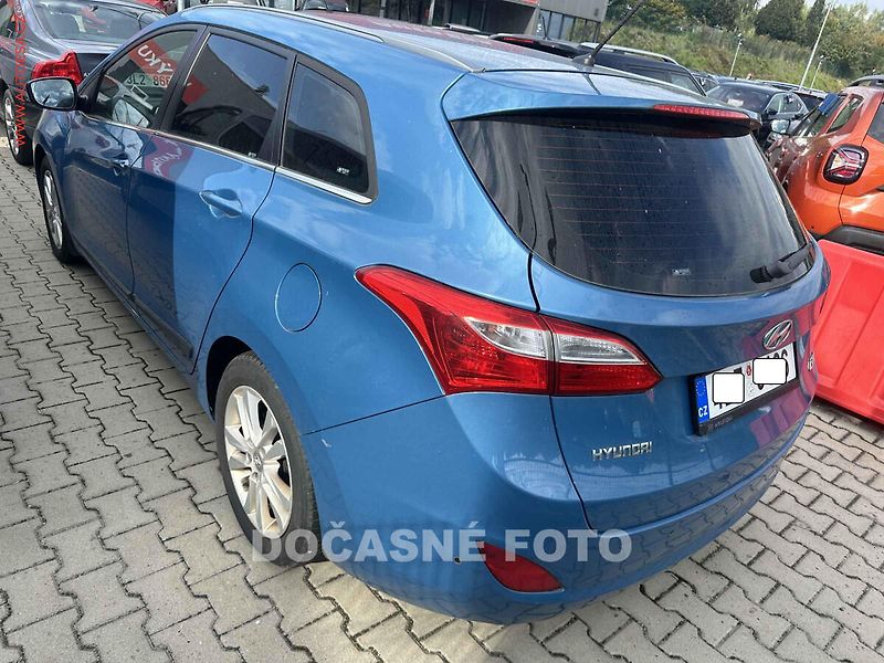 Hyundai i30 (2014) 1.6GDi, 2.maj,ČR, STK7/28 - fotka 2 z 3