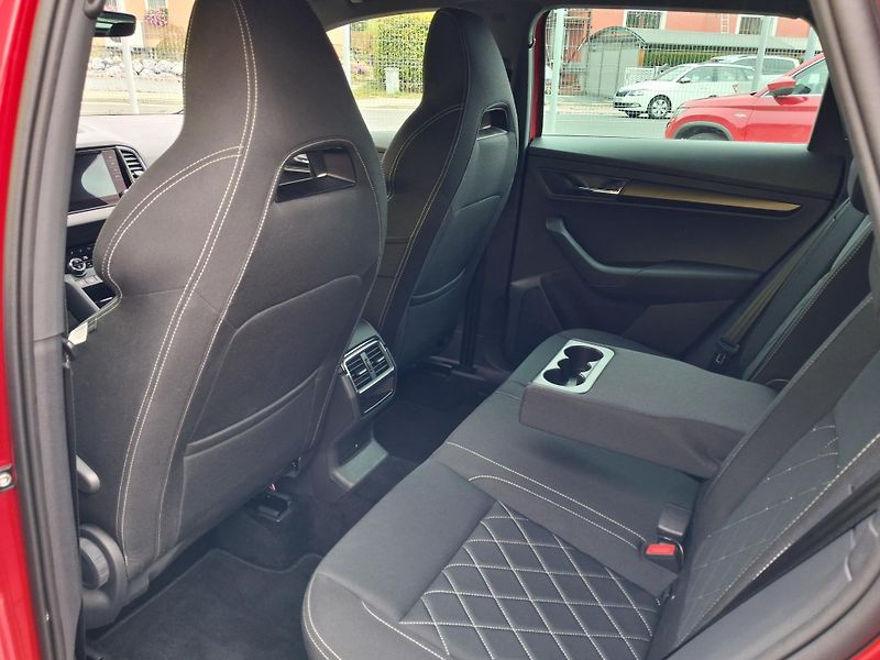 Škoda Karoq (2020) 2,0TDi DSG 4x4 SPORTLINE NAVI - fotka 17 z 48