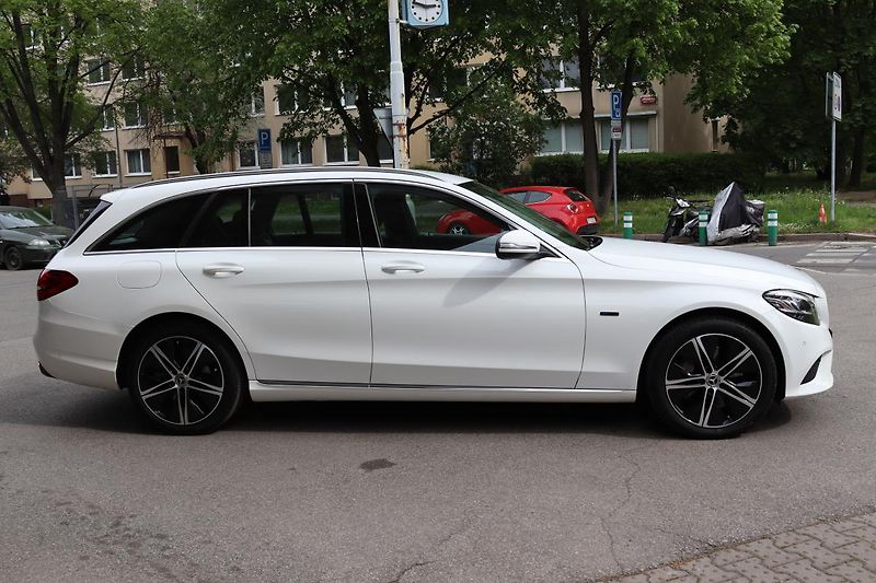 Mercedes-Benz Třídy C 300de PLUG-IN HYB KOMBI 225kW - fotka 9 z 48
