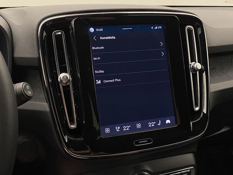 Volvo XC40 PURE ELECTRIC RECHARGE PLUS - fotka 52 z 55