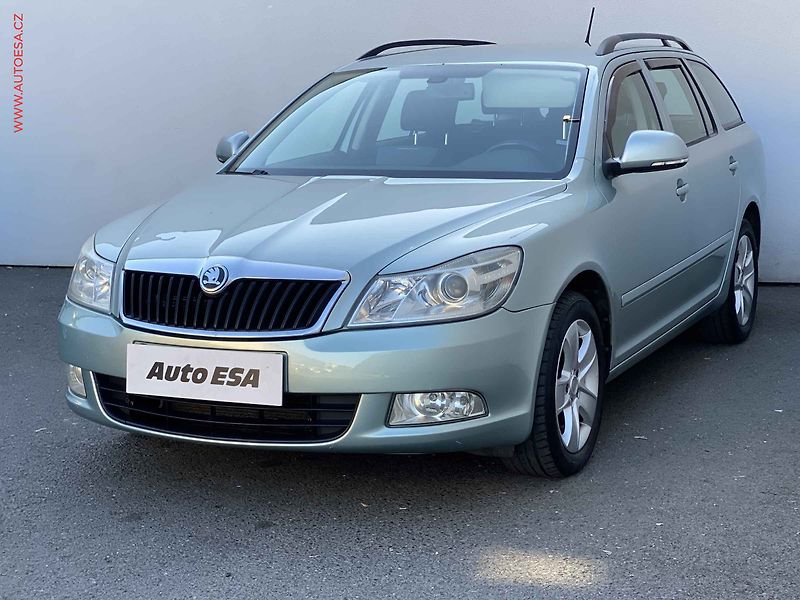 Škoda Octavia (2011) 1.6 TDi, ČR, Park.čidla - fotka 3 z 16
