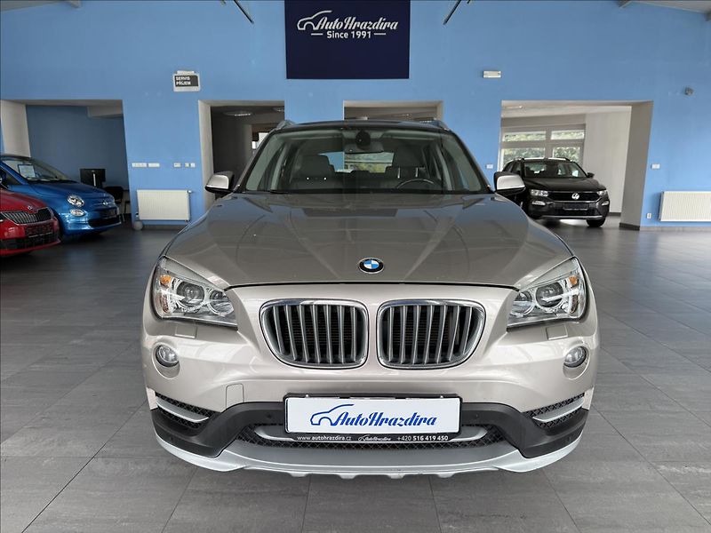 BMW X1 2,0   18d,105kW,TAŽNÉ - fotka 2 z 22
