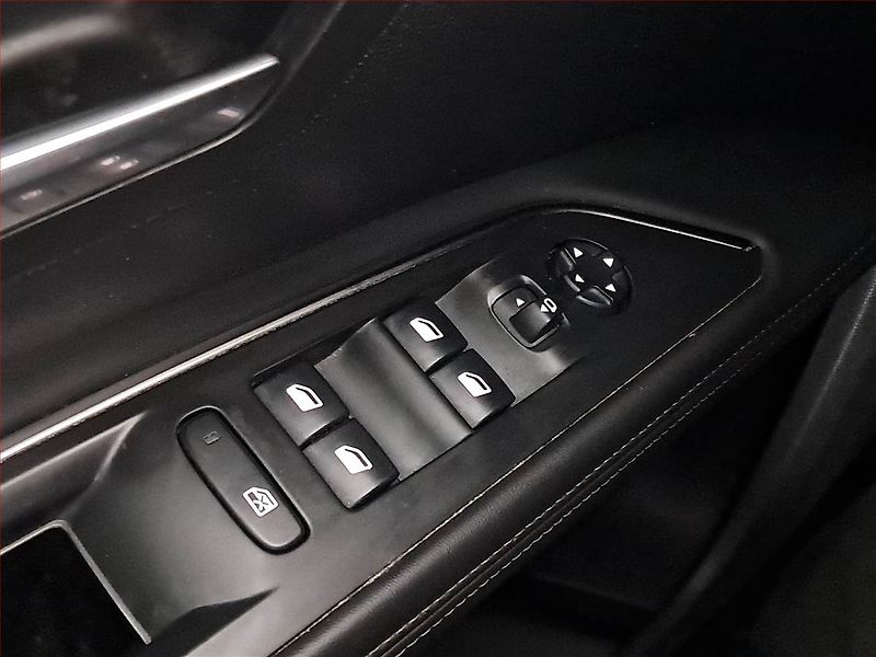 Peugeot 5008 (2018) 1.6 BlueHDi, Automat, 7 míst - fotka 16 z 20